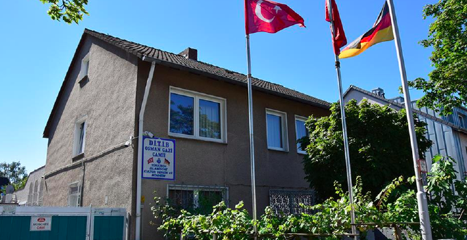 Alman belediyeden Müslümanlara arsa jesti