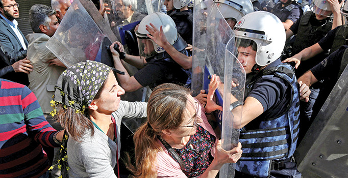 Diyarbakırlı provokasyona geçit vermedi