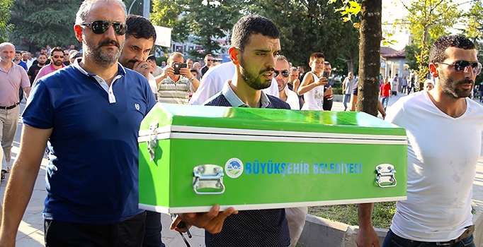 Sofuoğlu'nun vefat eden 
oğlu Hamza toprağa verildi