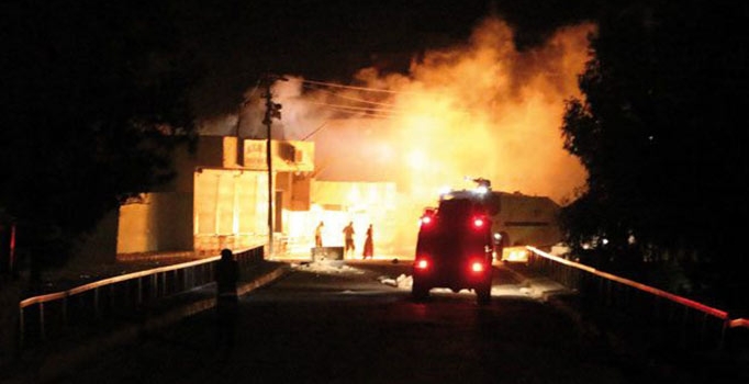 PKK Siirt merkezde karakol, 
Mardin'de polis aracı taradı