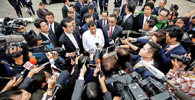 Duterte artık küfretmeyecek ama saygısından değil