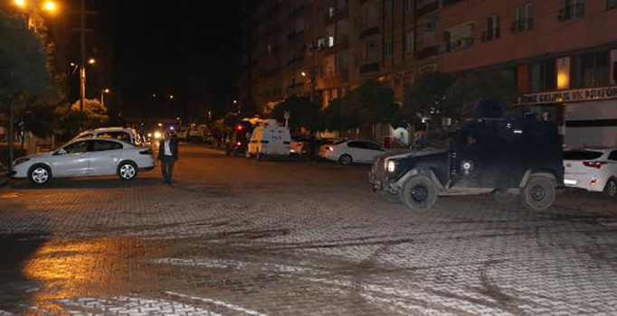 Mardin Kızıltepe'de AK Parti binasına saldırı | Son dakika haberleri