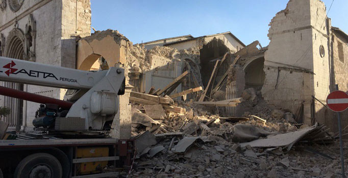 İtalya'da 6.6 büyüklüğünde deprem meydana geldi