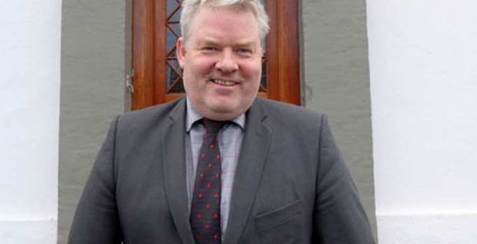 İzlanda Başbakanı Johannsson istifa etti