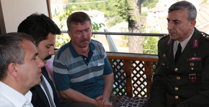 Şehit asker telefonla 
konuşurken vurulmuş