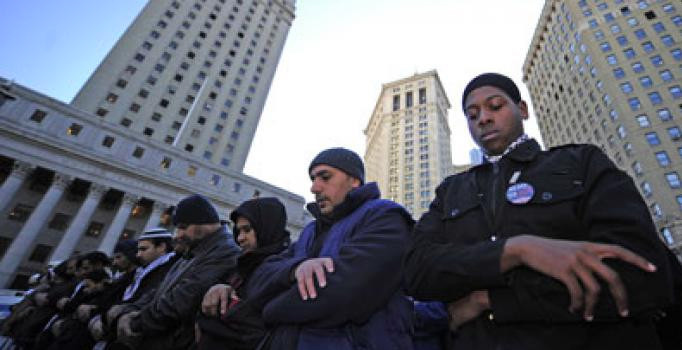 Amerikalı Müslümanlar'ın yüzde 70'i Hillary Clinton'ı destekliyor