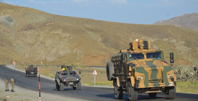 Bingöl'de karakola uzun 
namlulu silahlarla saldırı