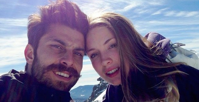 Yasemin Allen Instagram'da ayrılmadık pozu verdi