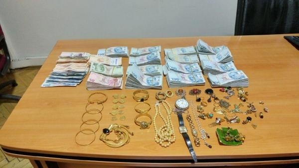 FETÖ yalanı ile dolandırıldığını polis parasını teslim edince anladı