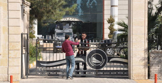 Şırnak Belediyesi'nde yapılan arama sırasında patlama: 1 yaralı | Son dakika haberleri