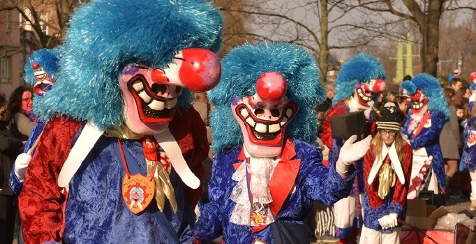 Almanya'da beşinci mevsim olarak anılan karnaval şenlikleri başlıyor
