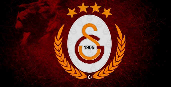 Sakatlanan Semih Kaya 
İstanbul'a geri döndü