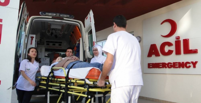 Adana'da hasta yakını doktoru hastanelik etti