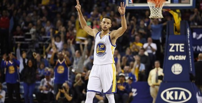 Stephen Curry'den üç sayı rekoru