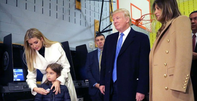 Donald Trump oy kullandıktan sonra protesto edildi