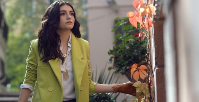 Hazar Ergüçlü 
hangi dizide oynayacak?