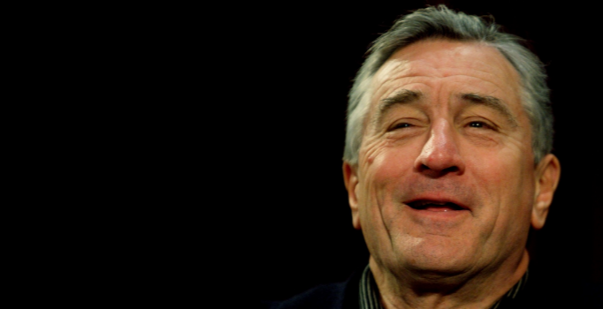 Oscarlı aktör Robert De Niro'dan geri adım