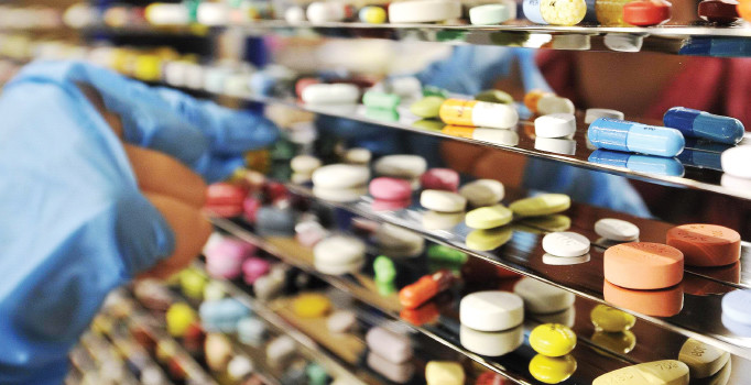 Eczacılık oynayan 5 bin 300 internet sitesine kapama