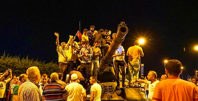 MİT'e darbe ihbarını bir er vermiş