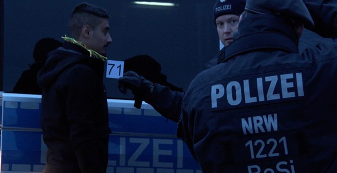 Almanya'da PKK yandaşları polise saldırdı