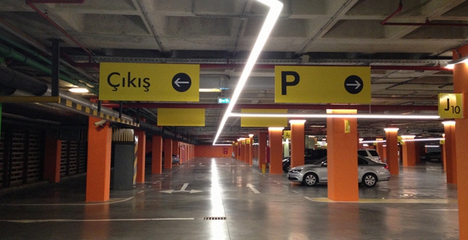 AVM otoparkında 3 saat sınırının altına ücret yok