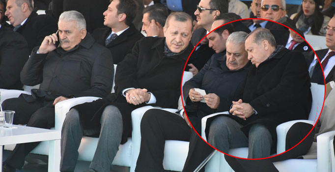 Tören esnasında Başbakan Yıldırım'a gelen önemli telefon