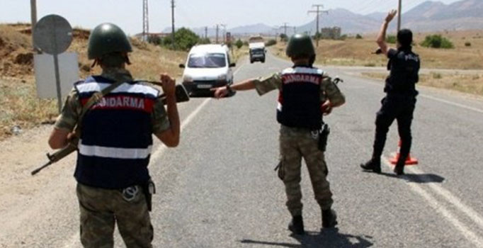 Van İpekyolu'nda bomba yüklü araç ele geçirildi