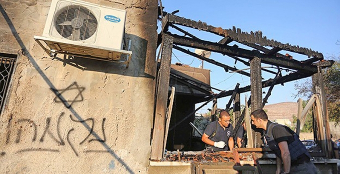 Yahudi yerleşimciler Filistinlilerin evini kundakladı