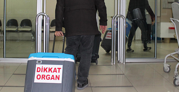Organ bekleyen binlerce hasta var