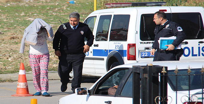 Edirne'de ikizlere hamile kadın 'aşk acısıyla' karnına bıçak sapladı