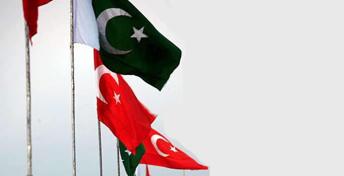 Pakistan hükümeti, FETÖ'ye ait 23 okulda çalışan 108 öğretmenden ülkeyi terk etmesini istedi