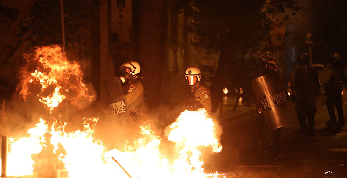 Atina'daki yangında ölenlerin sayısı 93 oldu
