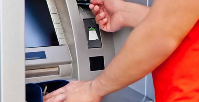 Çalışan emeklilere bu ay 
farklı maaş ödeniyor!