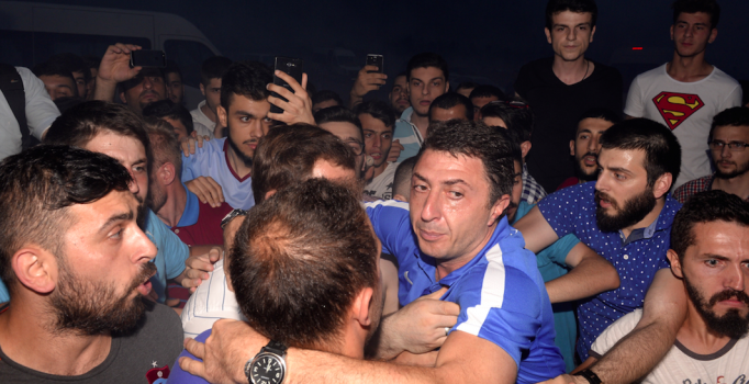 Trabzonspor kafilesine 
olaylı karşılama