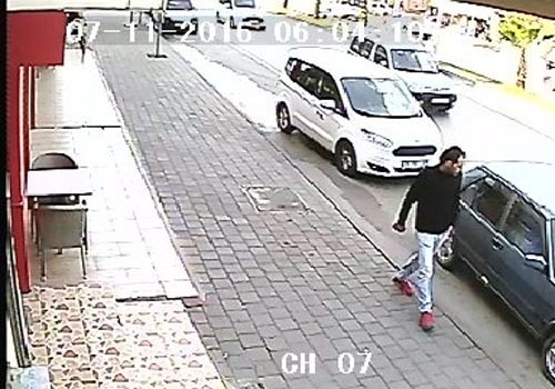 Uyuşturucu bağımlısı çalışır durumda bırakılan aracı çaldı