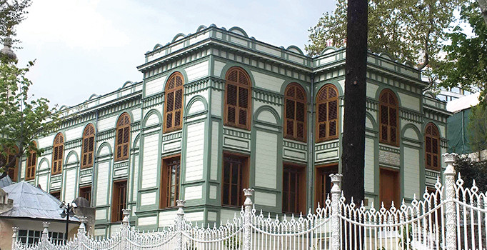 Beşiktaş’taki Ertuğrul Tekke Camii’nde cemaat buluşması