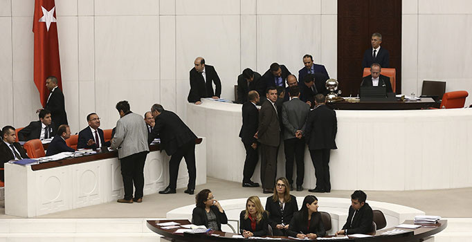 Yıldırım talimatı verdi: AK Parti grubu cinsel istismar düzenlemesini muhalefetle görüşecek