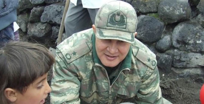 Kulaksız son nefesinde 
silahını çekti ve Allah...