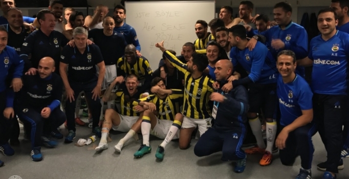 Fenerbahçe'den galibiyet pozu