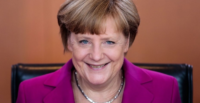 Merkel'den çifte vatandaşlığa destek