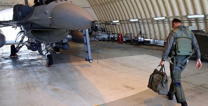 Hava Kuvvetleri'nde görevli 60 kişi hakkında gözaltı kararı