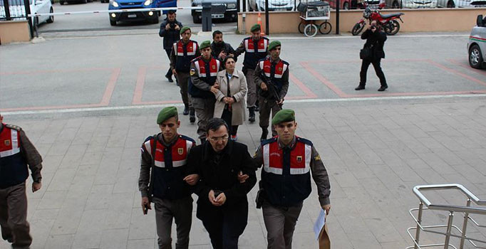 Sınırda yakalanan akademisyen çift tutuklandı