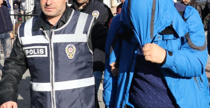 FETÖ soruşturması kapsamında 8 akademisyen tutuklandı