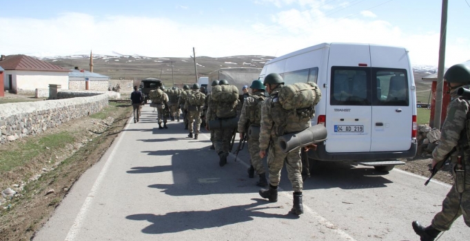 Osmaniye'de askerlere 
roketatarlı saldırı