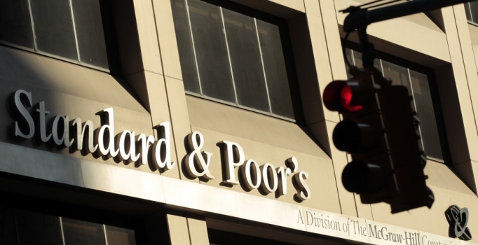 S&P Avrupa Birliği'nin kredi notunu düşürdü