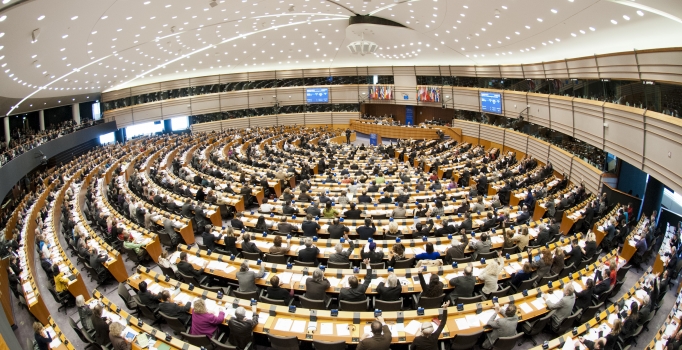 Avrupa Parlamentosu'nun 'soykırım' kararı iade