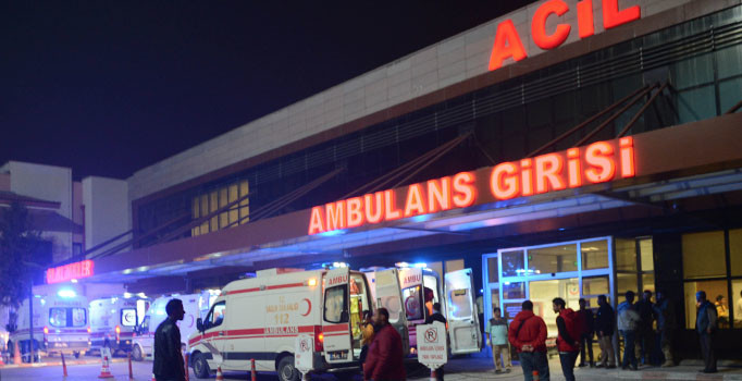 Suriye'nin Halep kentine bağlı El-Bab'da yaralanan 4 Türk askeri Kilis'e getirildi