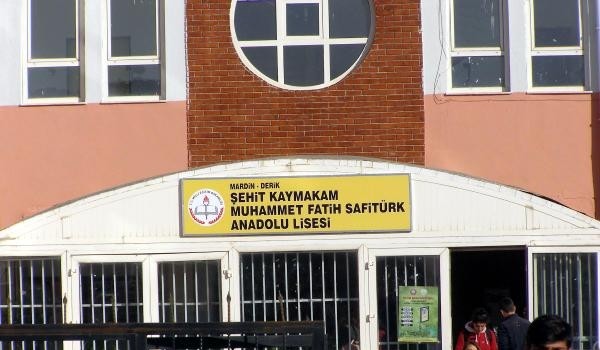 Kaymakam Safitürk'ün adı Derik'te okula ve fidanlığa verildi