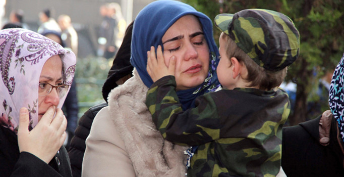 Diyarbakır'da şehit olan Jandarma Uzman Çavuş Mehmet Arıyeşil son yolculuğuna uğurlandı