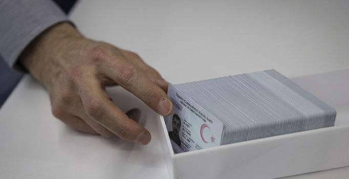 İlk çipli kartlar Burdur'da dağıtılmaya başladı